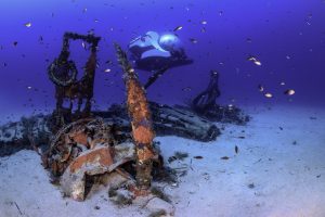 super-yacht-sub-3-malta-wreck-diving_04