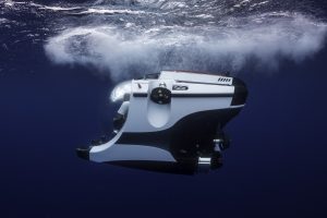 U-Boat Worx private submarine Super Yacht Sub 3 starting dive